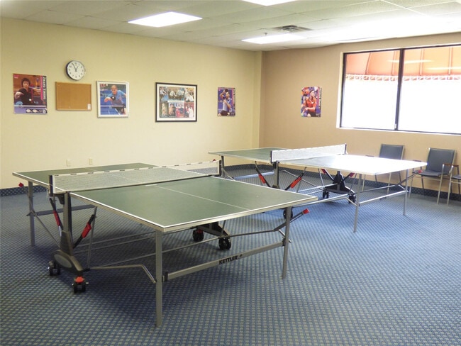 Building Photo - 9400 N Hollybrook Lake Dr