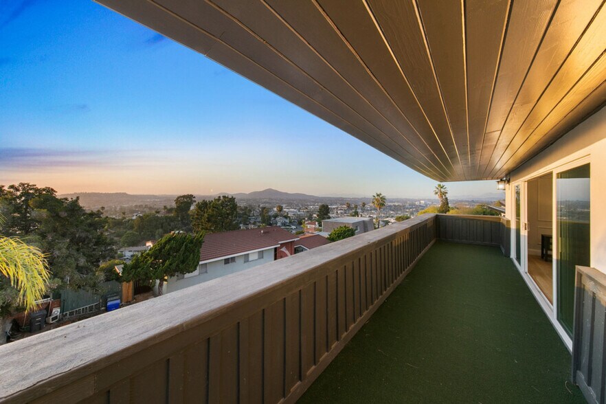 Building Photo - 4367 Summit Dr