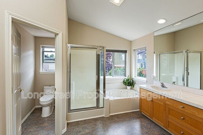 Building Photo - 8996 SE Bristol Park Dr