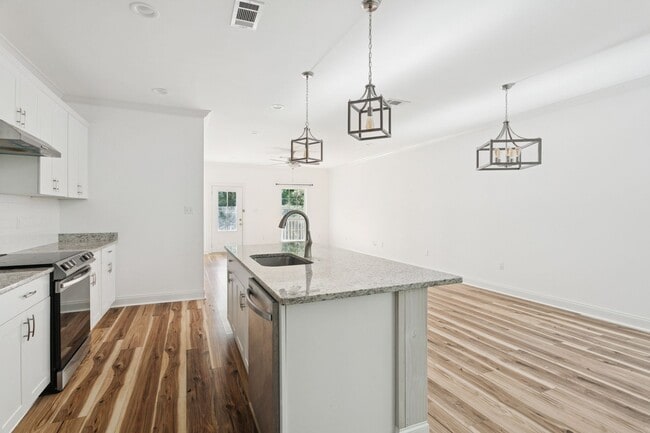 Building Photo - Gem in Slidell with 3br! Must See!