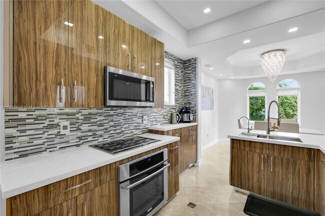 Building Photo - 3015 NE 208th St