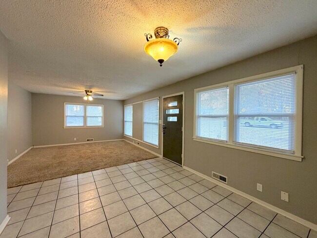 Building Photo - Westport Rd