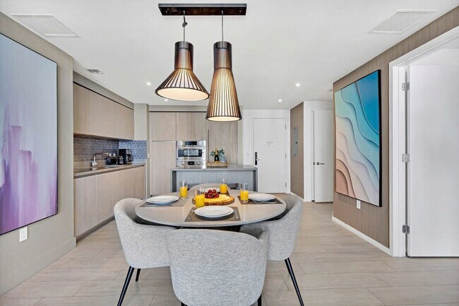 Building Photo - 4010 S Ocean Dr