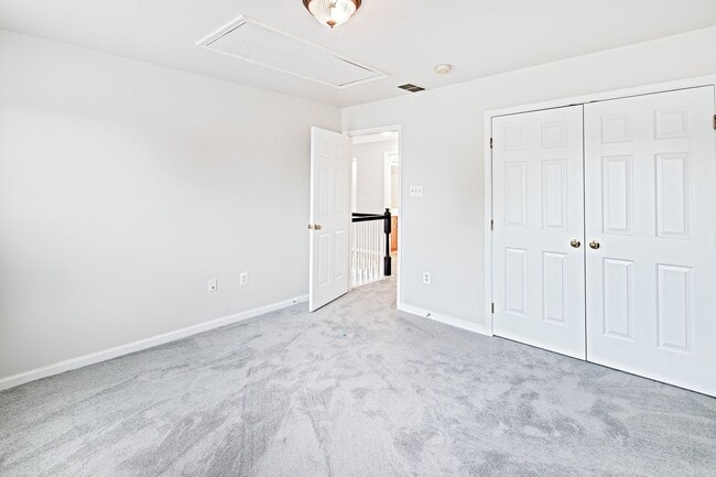 Building Photo - 917 Benalli Dr
