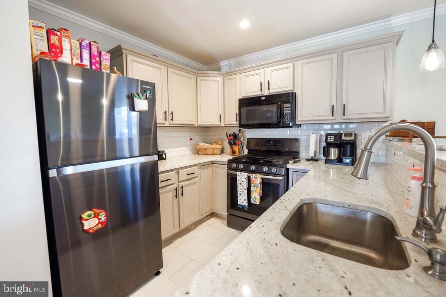 Kitchen - 6116 Kendra Way