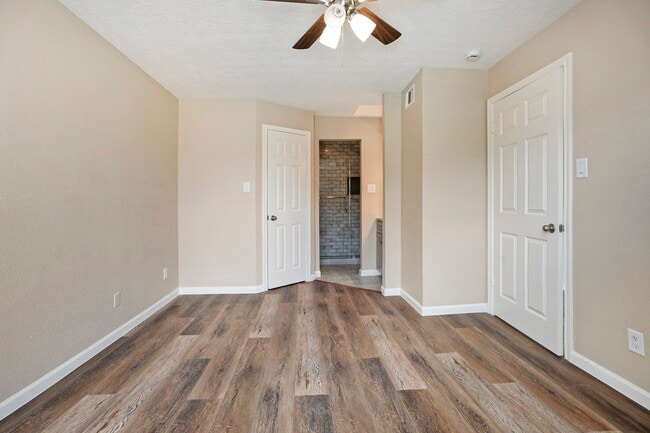 Building Photo - 18800 Egret Bay Blvd