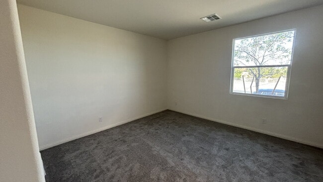 Building Photo - One Story 6-bedroom Home with Attached Casita