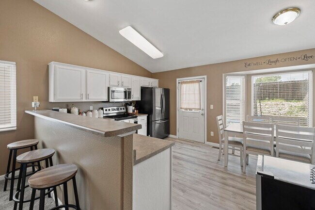 Building Photo - 7356 Coral Ridge Dr
