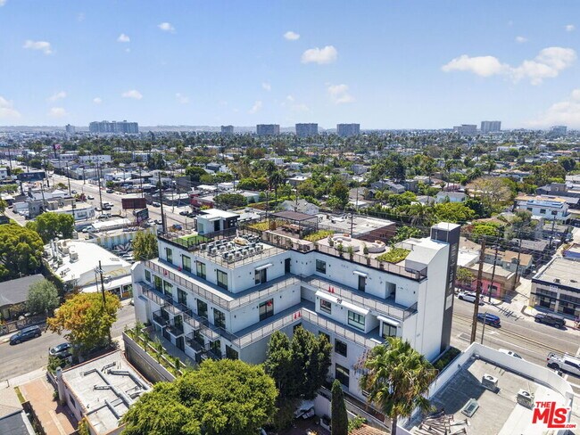 Building Photo - 1808 Lincoln Blvd