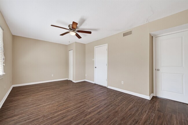 Building Photo - 3927 Prudence Dr