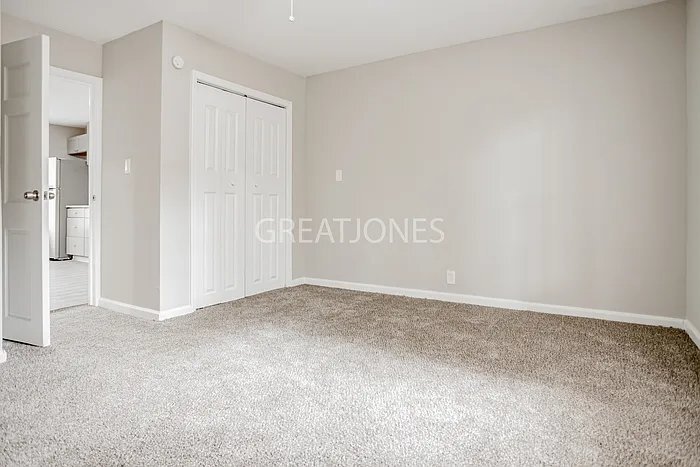 Building Photo - 525 W Buena Vista Ave