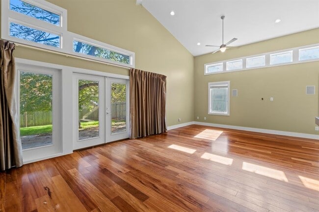 Building Photo - 2609 Oak Haven Dr