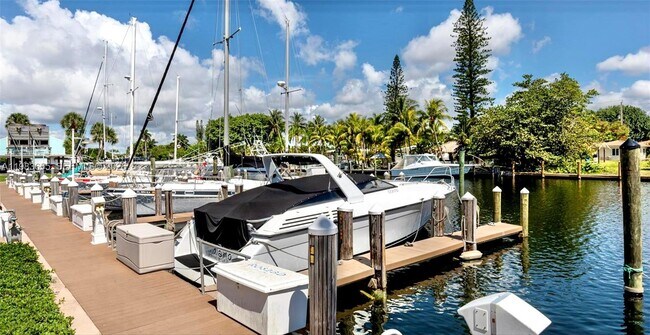 Building Photo - 2731 NE 14th Street Causeway