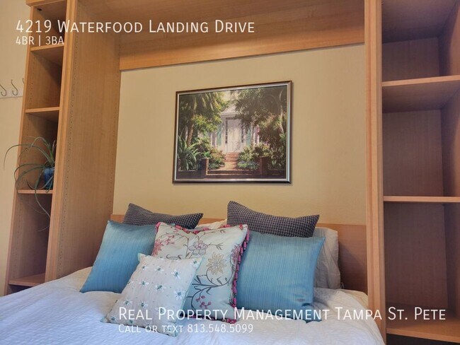 Building Photo - ***LUXURY LUTZ HOME