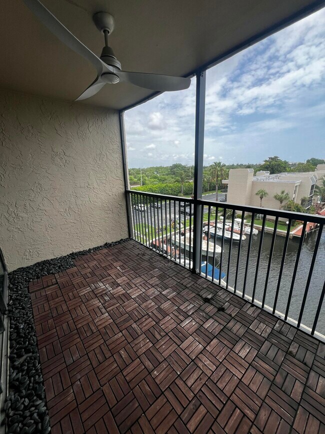 Building Photo - 17 Royal Palm Way