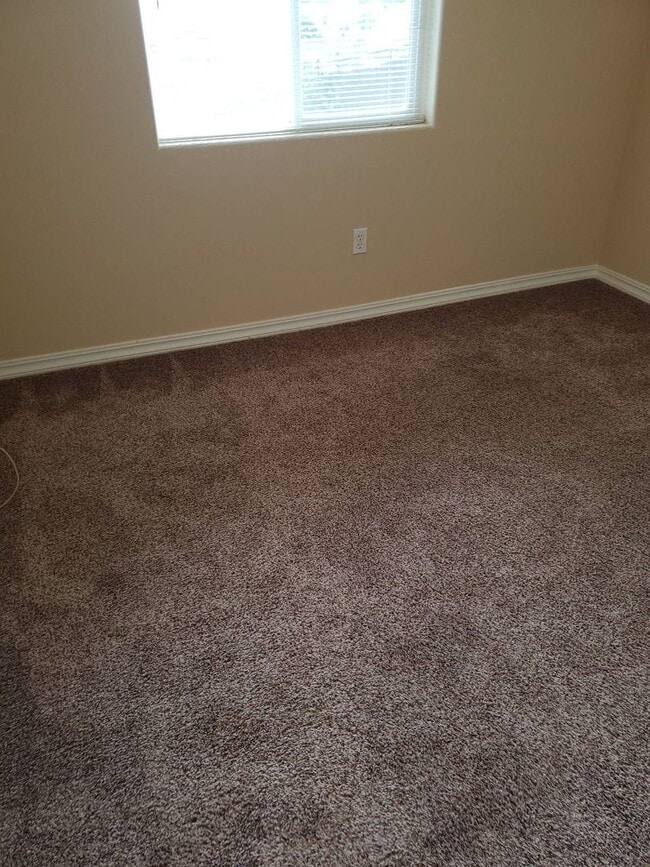Building Photo - July & August Rent FREE - Central Heat & Air/ Garage/ Bonus Room