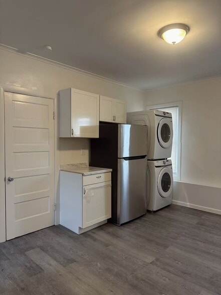 Building Photo - 1027 Keyes Ave