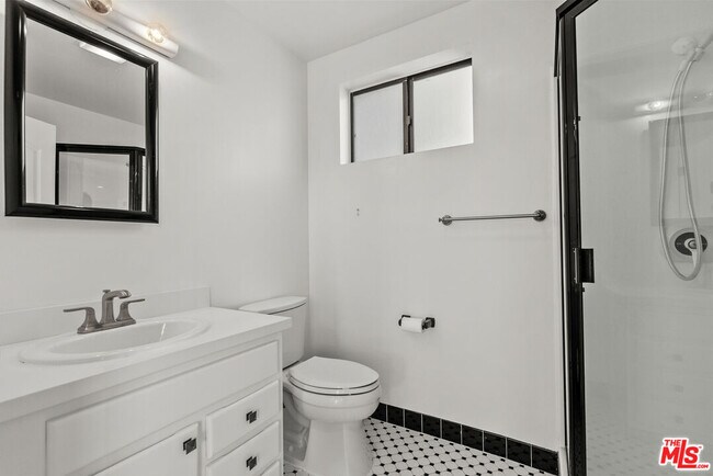 Building Photo - 3665 Alta Mesa Dr