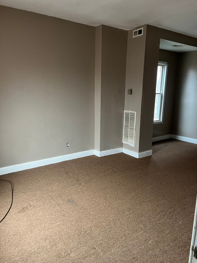 Building Photo - 51 Seyms St