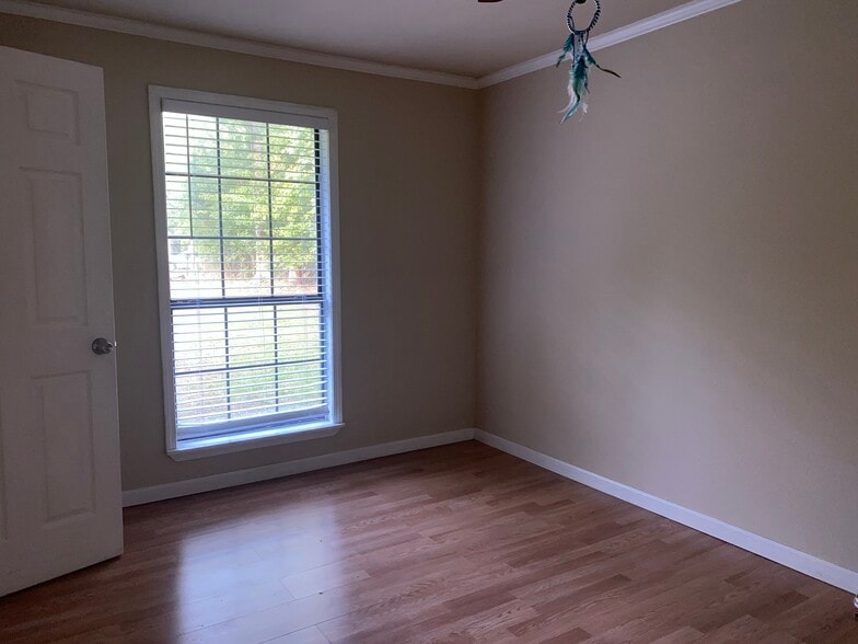 Building Photo - 412 Cedar Grove Ave