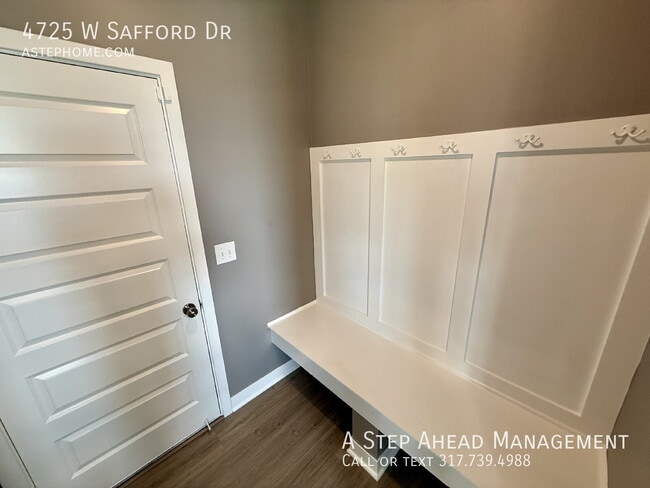 Building Photo - 4725 W Safford Dr