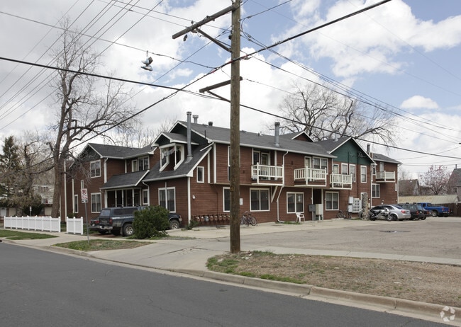 Building Photo - 2320 Goss Cir