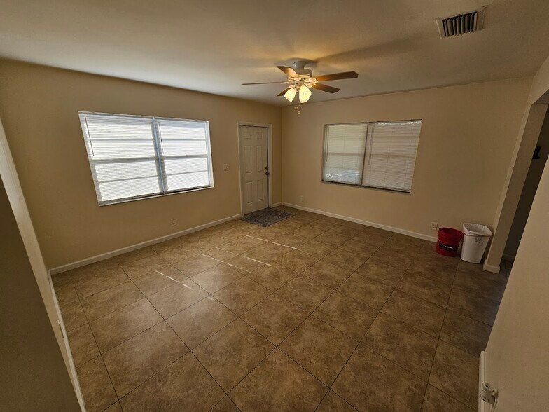 Building Photo - 218 SW 14th St