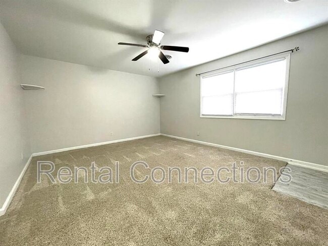 Building Photo - 8972 IL-13