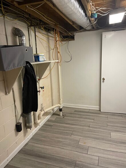 Laundry Room - 3278 Highland Dr