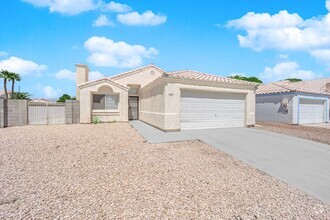Building Photo - 3 bedroom, 2 bathroom single family home o...