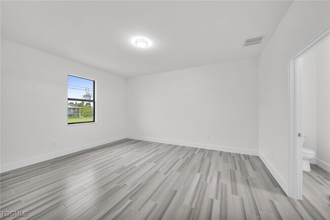 Building Photo - 2836 NW 5th Terrace