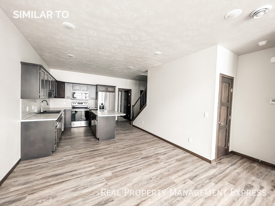 Building Photo - 5501 S Huntwood Ave