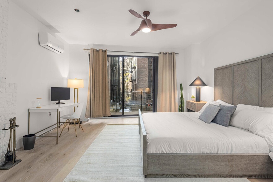 Building Photo - 354 Bowery-SI ID1034997P