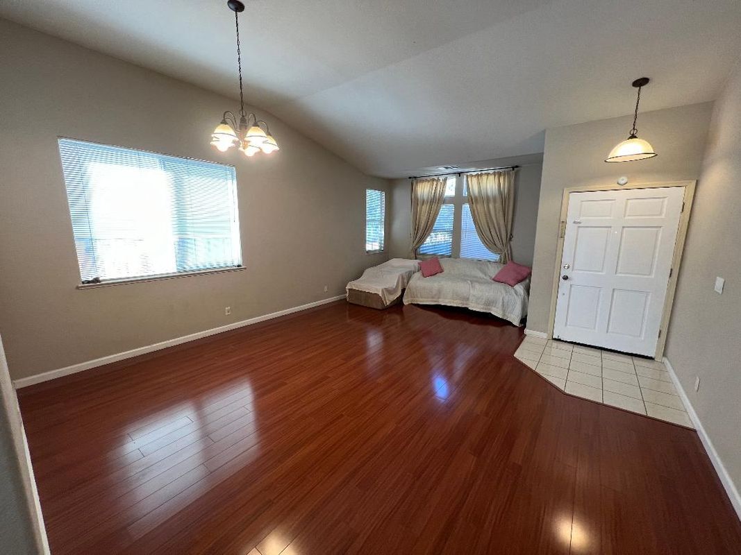 Building Photo - 2352 Whitetail Dr