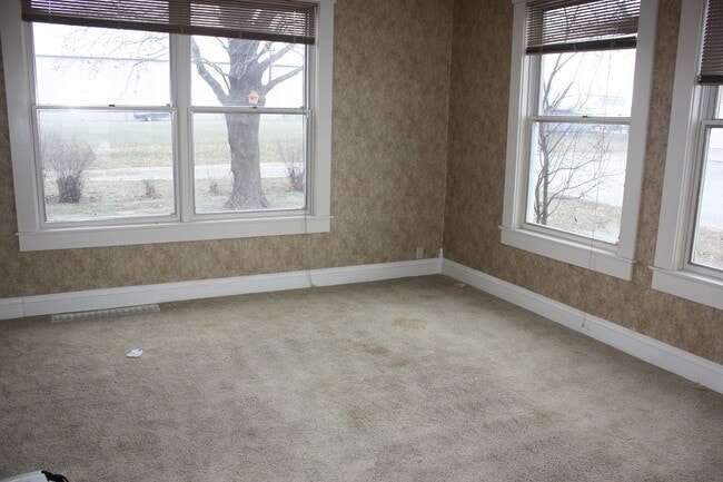 Building Photo - Acreage Nestled In City Of Pella
