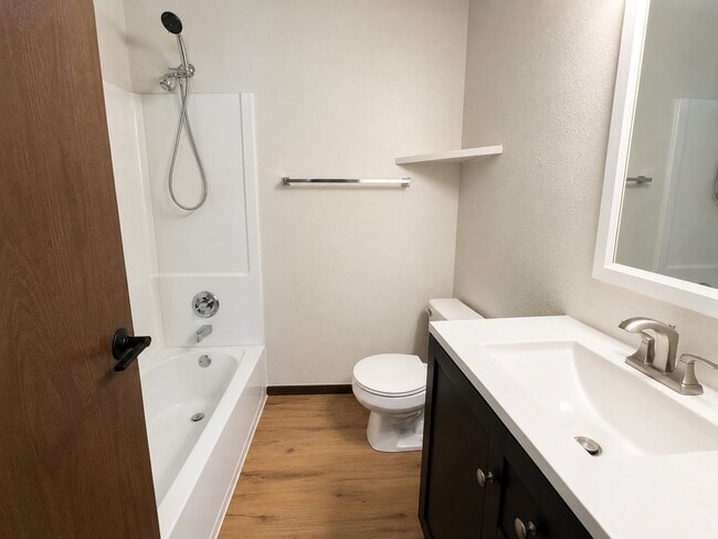 Building Photo - 139 Juniper Pl