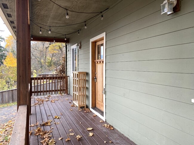 Building Photo - Close to Providence Hospital