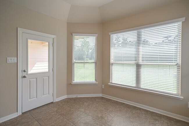 Building Photo - 99 West Wading Pond Circle