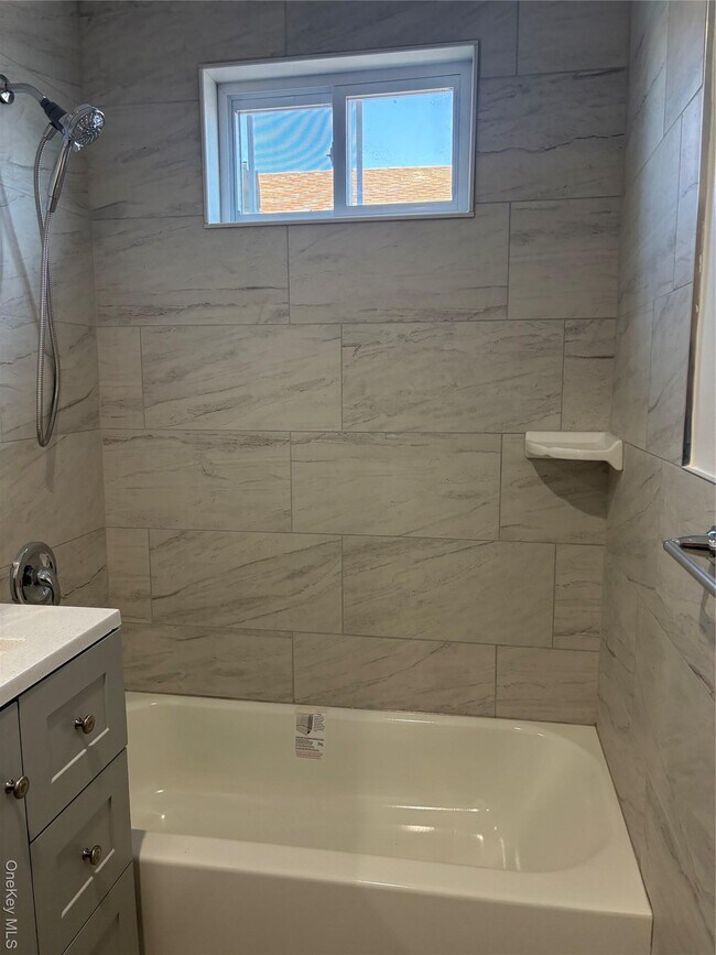 Building Photo - 514 E Park Ave