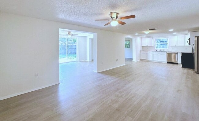 Building Photo - 5707 Quist Dr
