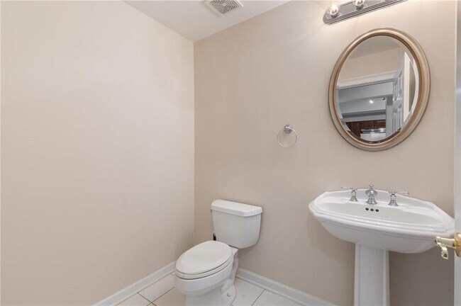 Building Photo - 3275 Lenox Rd NE