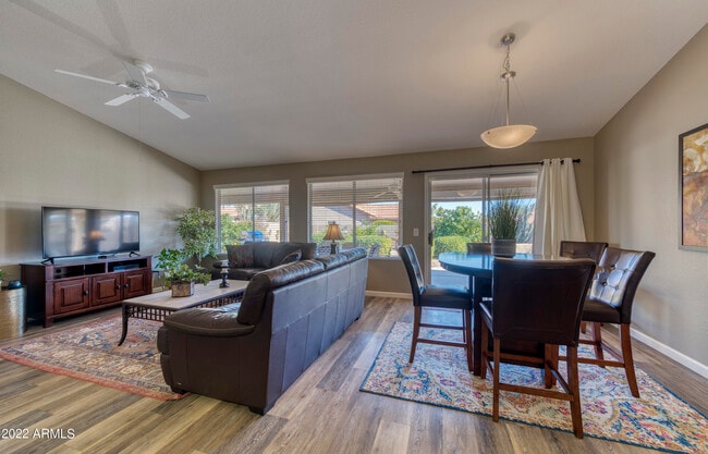 Building Photo - 20615 N Ventana Dr W