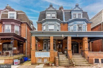 Building Photo - 922 S 49th St