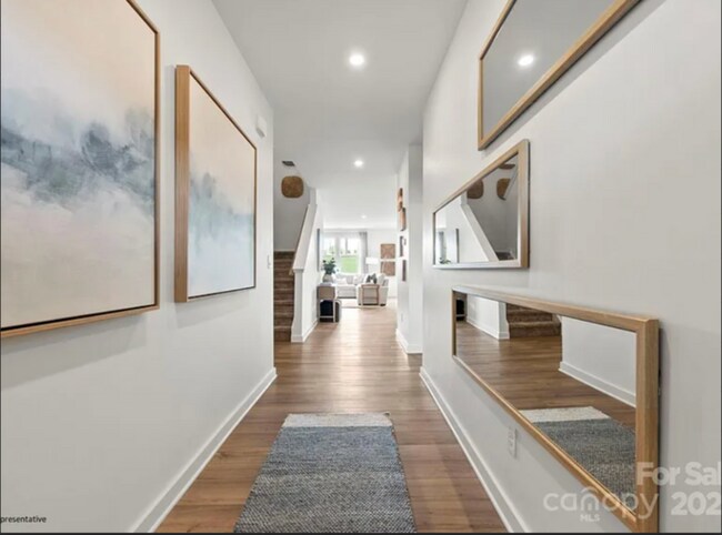 Building Photo - Stunning 5-Bed, 3-Bath Home in Desirable B...