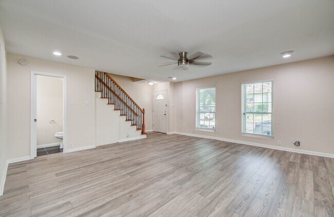 Building Photo - 8102 Amelia Rd