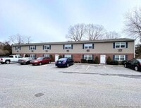 Building Photo - 6 Peggy Ln