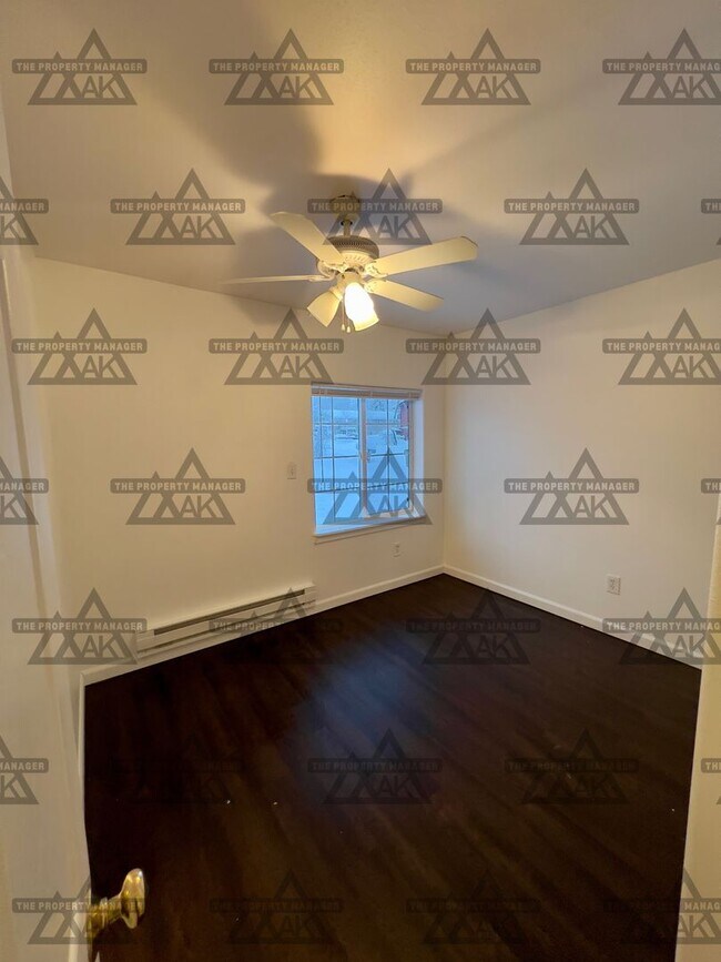 Building Photo - West Fifth Avenue