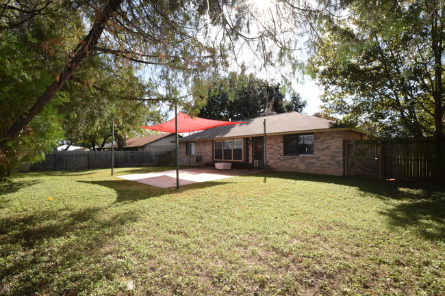 Building Photo - 3/2 House near Walnut Creek Park!