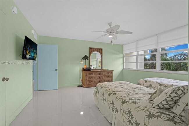 Building Photo - 4280 Galt Ocean Dr