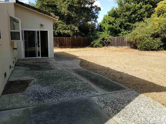 Building Photo - 3181 Camdon Ct